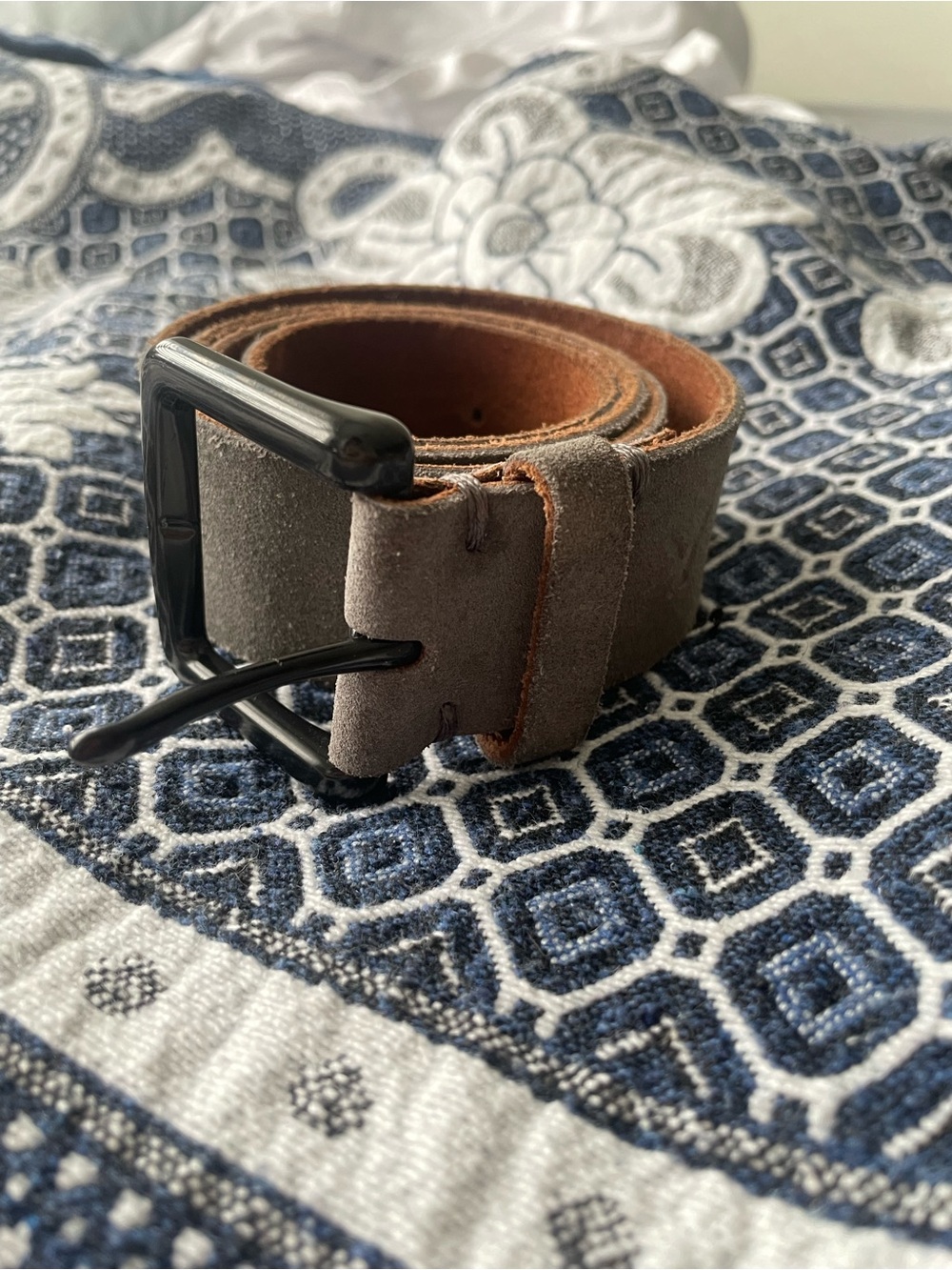 American eagle grey suede leather belt